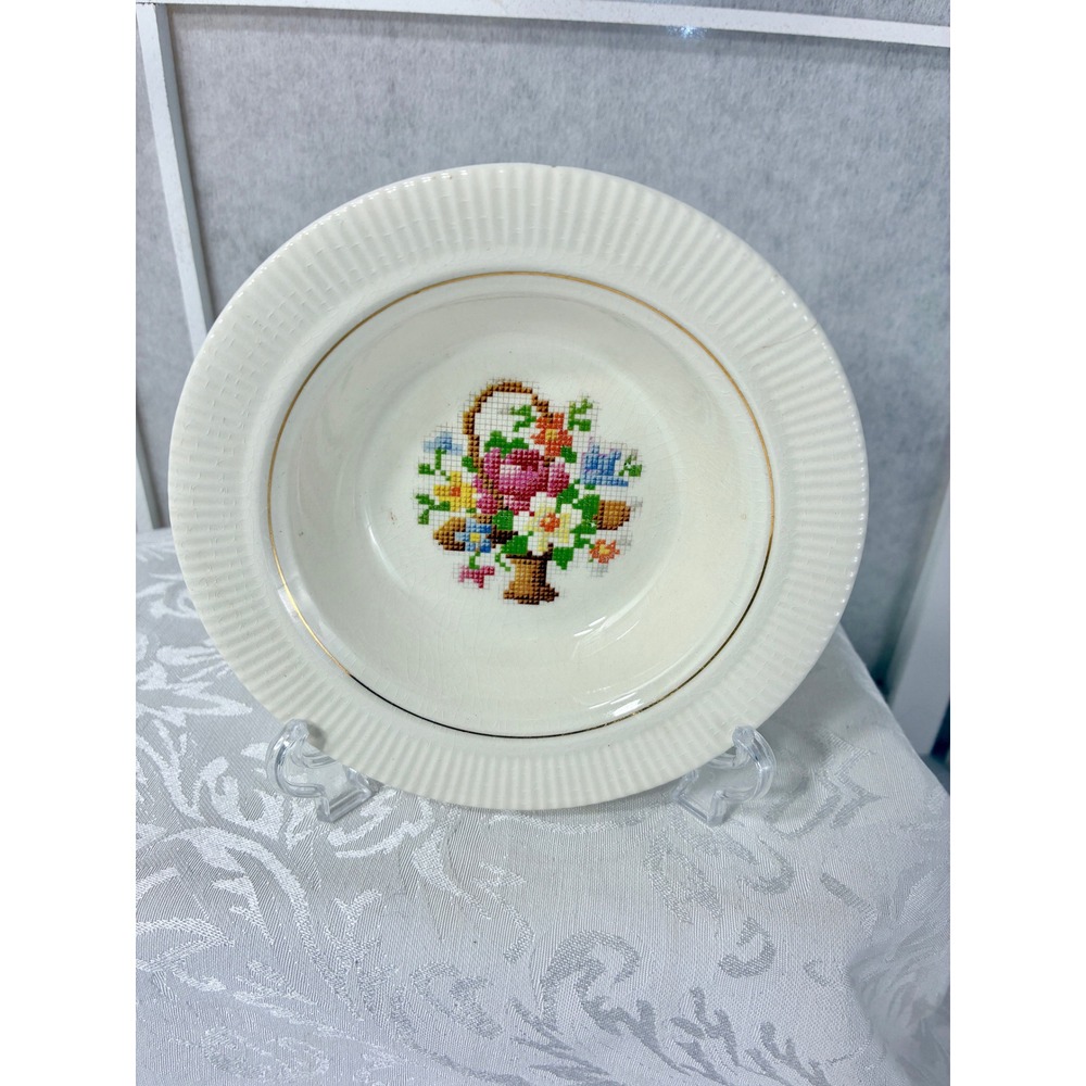 VTG Salem China Co Victory Basket PP Small Bowl 23K Gold Trim  5.5" 60163-GV
